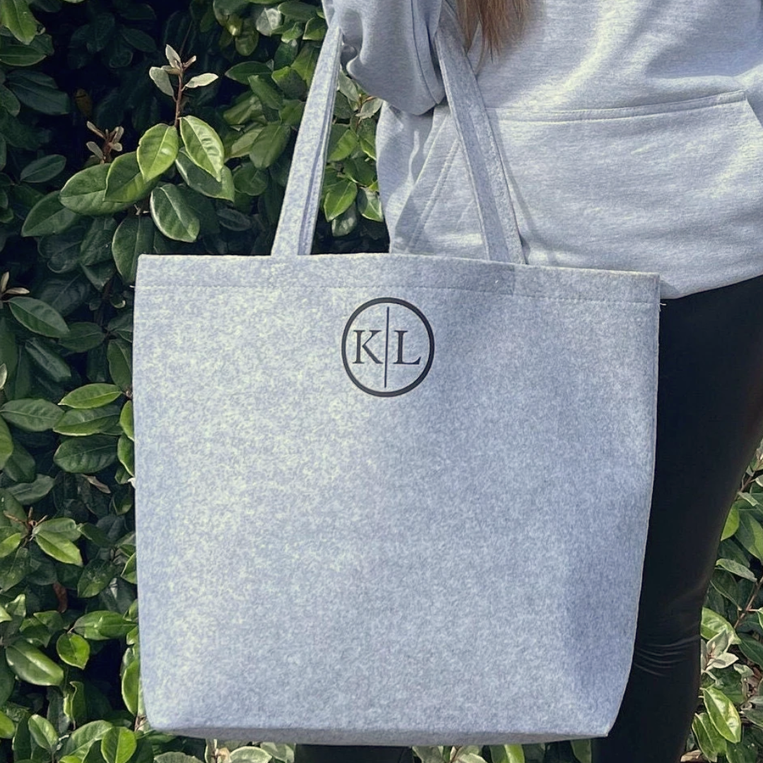 LIGHT GREY INITIAL FELT SHOPPER