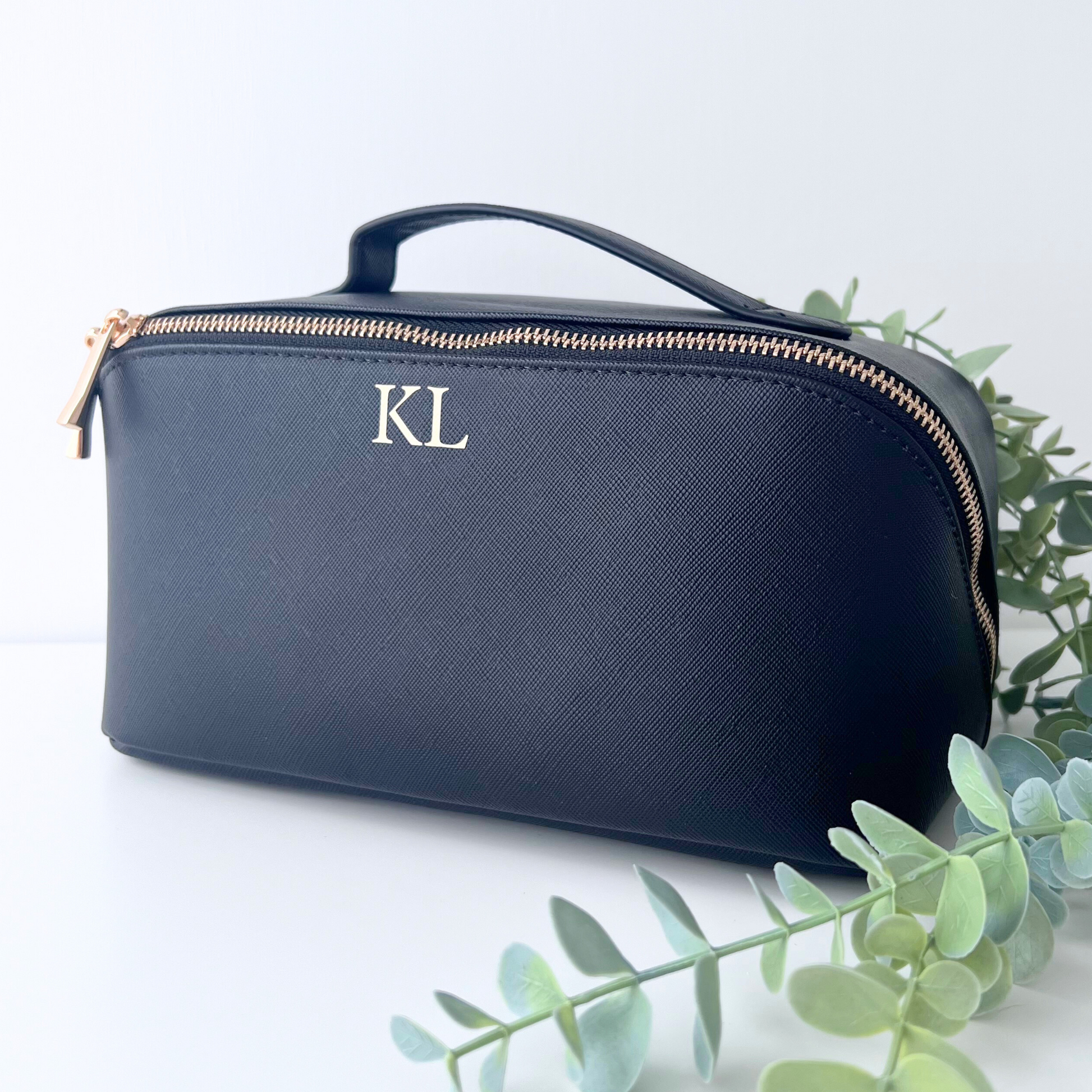 BLACK LUXUY INTIAL FLAT LAY MAKE UP BAG